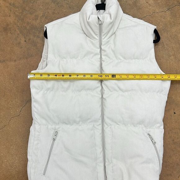 Vineyard Vines  - Picture 6 of 6